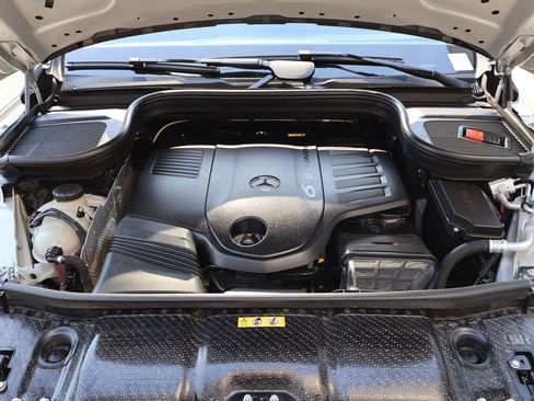 Used 2025 Mercedes-Benz GLE 450 4MATIC image 33