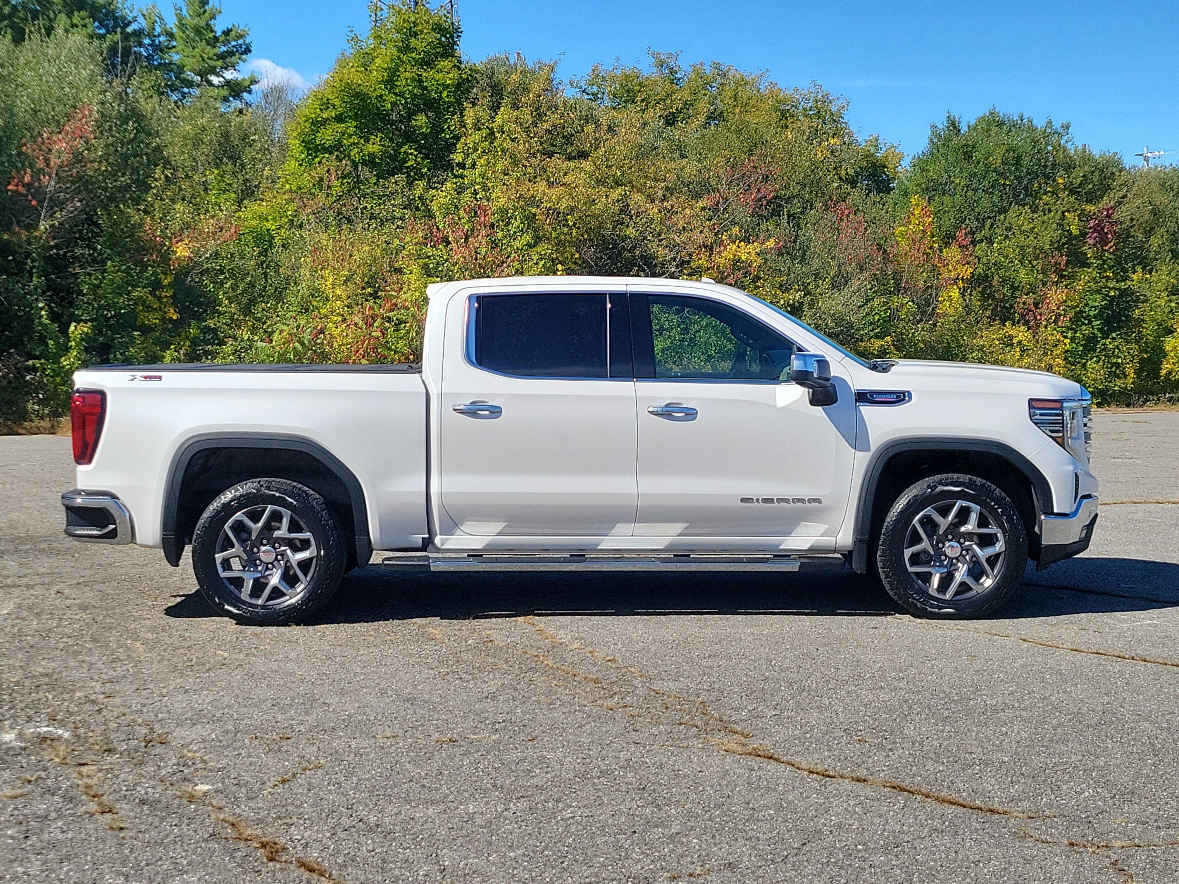 Used 2025 GMC Sierra 1500 SLT w/ SLT Premium Plus Package AWD/4WD image 4