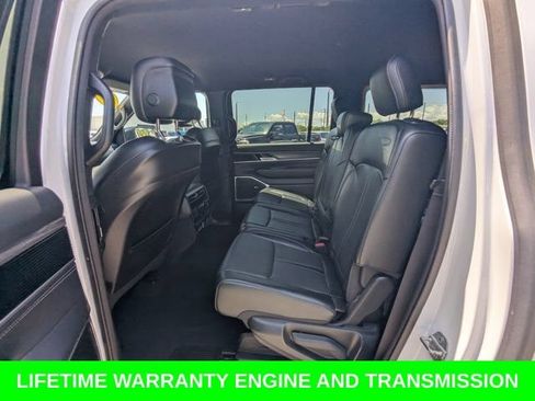 Used 2024 Jeep Wagoneer L Series II w/ Flexible Seating Group RWD image 15