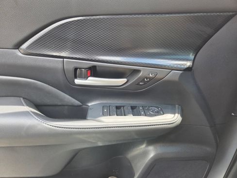 Used 2026 Toyota Grand Highlander AWD Hybrid image 19