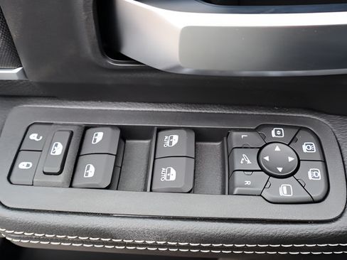 New 2026 RAM 2500 Big Horn AWD/4WD image 17