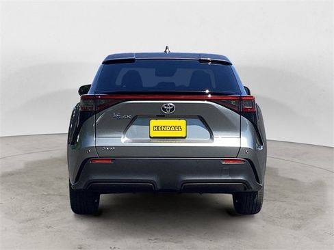 Used 2025 Toyota bZ4X FWD image 4