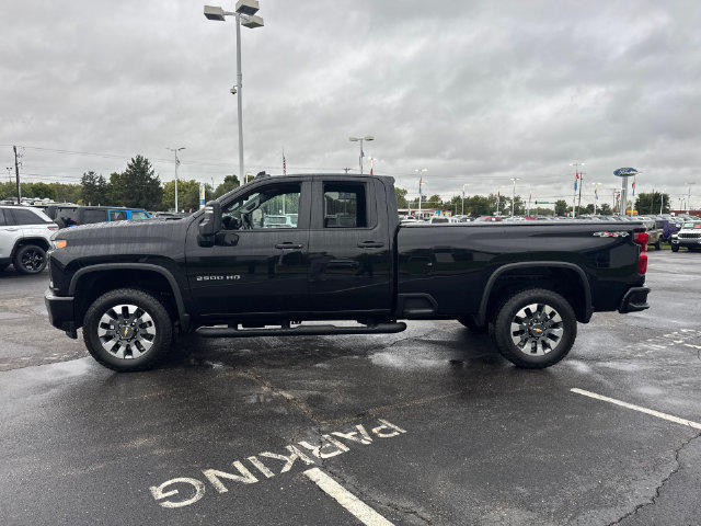Used 2023 Chevrolet Silverado 2500 Custom w/ Gooseneck/5TH Wheel Package AWD/4WD image 4