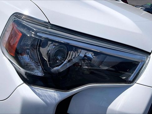 Used 2020 Toyota 4Runner Venture w/ Moonroof Package AWD/4WD image 28