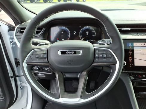 New 2026 Jeep Grand Cherokee Altitude AWD/4WD image 18