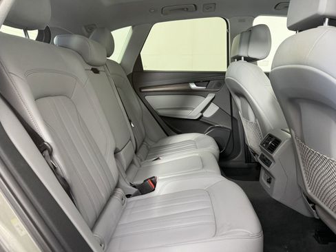 Used 2023 Audi Q5 2.0T Premium w/ Convenience Package AWD/4WD image 14