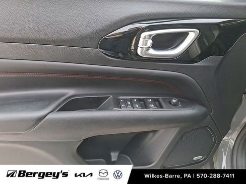 Used 2022 Jeep Compass Trailhawk w/ Sun and Sound Group image 14