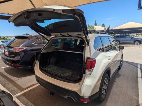 Used 2023 Subaru Forester Premium AWD/4WD image 22