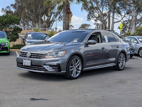 Used 2017 Volkswagen Passat 1.8T R-Line FWD image 7
