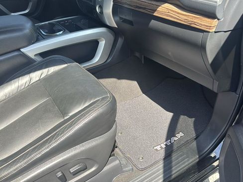 Used 2017 Nissan Titan SL RWD image 27