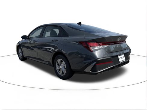 New 2026 Hyundai Elantra SE FWD image 5