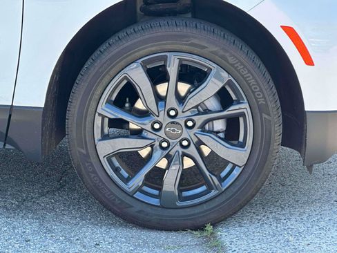 Used 2024 Chevrolet Equinox RS w/ LPO, Floor Liner Package AWD/4WD image 7