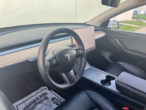 Used 2021 Tesla Model Y Long Range AWD/4WD image 18