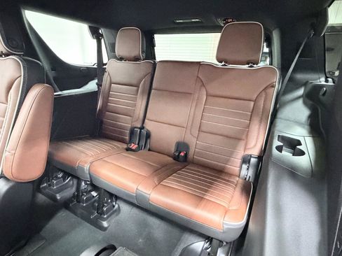 Used 2024 GMC Yukon Denali Ultimate AWD/4WD image 29