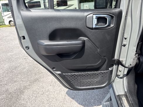 Used 2021 Jeep Wrangler Unlimited Sport AWD/4WD image 32
