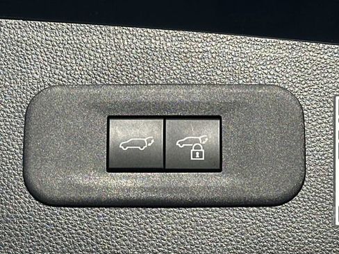 Used 2025 Toyota Crown Signia image 24