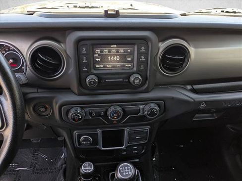 Used 2018 Jeep Wrangler Unlimited Sport AWD/4WD image 13
