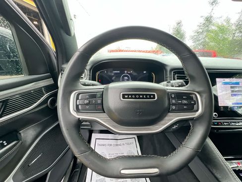 Used 2024 Jeep Wagoneer L Series III w/ Flexible Seating Group AWD/4WD image 14