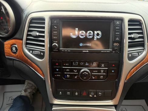 Used 2011 Jeep Grand Cherokee Overland AWD/4WD image 19