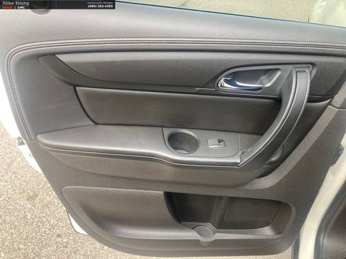Used 2014 GMC Acadia SLE FWD image 13