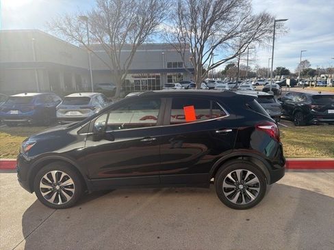 Used 2022 Buick Encore Preferred w/ Safety Package image 3