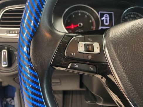 Used 2019 Volkswagen Golf S image 13