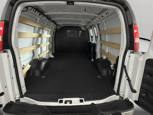 Used 2024 Chevrolet Express 2500 w/ Driver Convenience Package image 28
