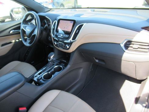 Used 2022 Chevrolet Equinox Premier image 10