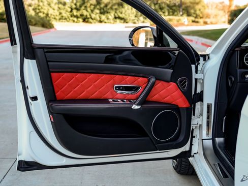 Used 2018 Bentley Flying Spur S V8 image 90