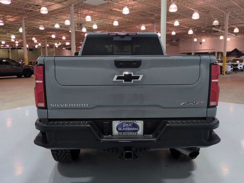 Used 2025 Chevrolet Silverado 2500 ZR2 w/ Technology Package AWD/4WD image 4