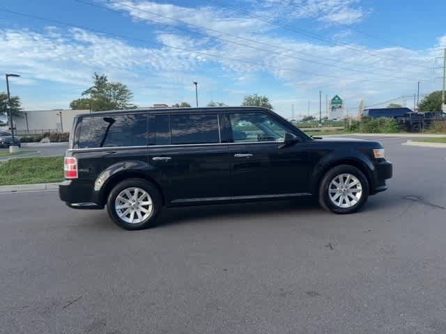 Used 2011 Ford Flex SEL w/ Rapid Spec Order Code FWD image 9