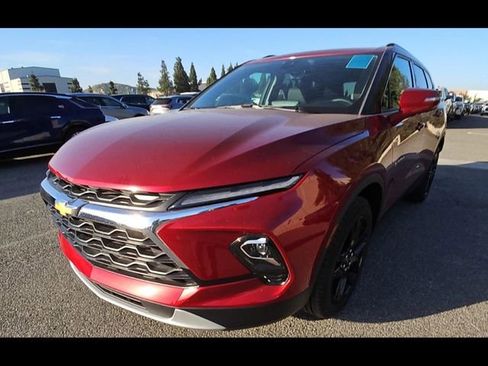 Used 2025 Chevrolet Blazer LT w/ Sound & Technology Package image 3