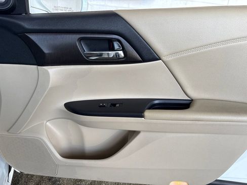 Used 2014 Honda Accord Touring image 16