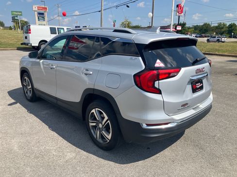 Used 2019 GMC Terrain SLT w/ Preferred Package FWD image 4