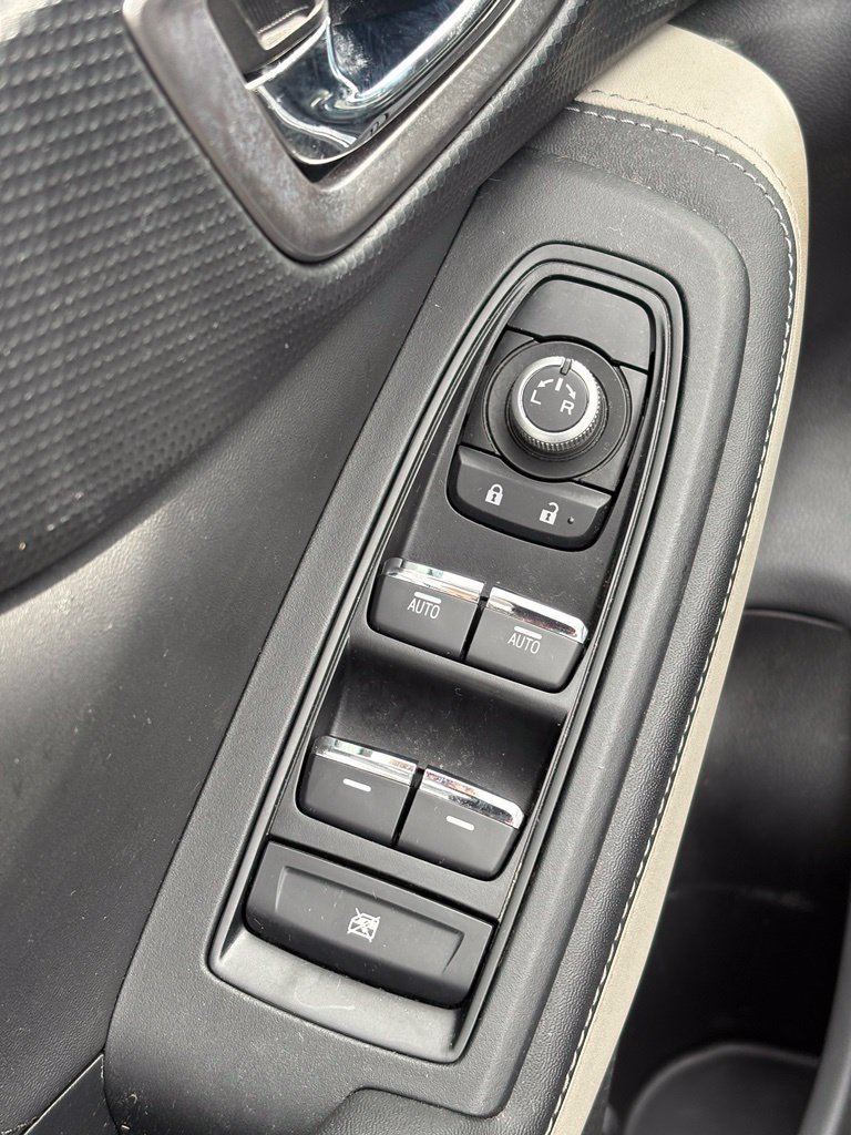 Used 2023 Subaru Forester Limited AWD/4WD image 9