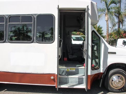 Used 2012 Ford E-450 and Econoline 450 Super Duty w/ Shuttle Bus Prep Pkg image 11