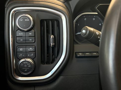 Used 2022 GMC Sierra 2500 AT4 w/ AT4 Premium Plus Package AWD/4WD image 27