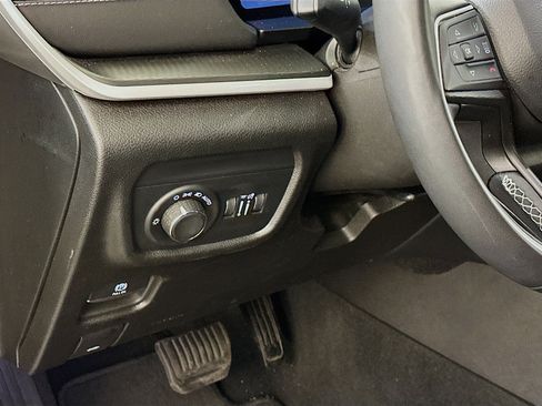 Used 2024 Jeep Grand Cherokee L Altitude image 17