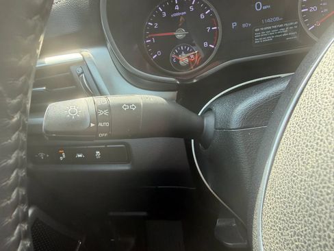 Used 2020 Kia Telluride S w/ S 8 Passenger Seating Package AWD/4WD image 16