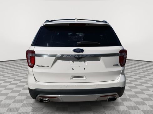 Used 2017 Ford Explorer Platinum AWD/4WD image 4