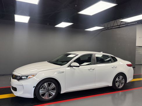 Used 2017 Kia Optima EX FWD image 2
