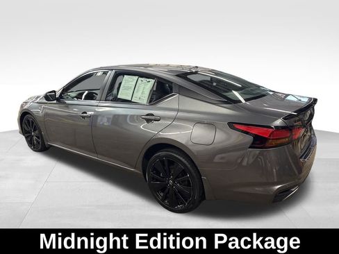 Used 2022 Nissan Altima 2.5 SR w/ Midnight Edition Package image 3