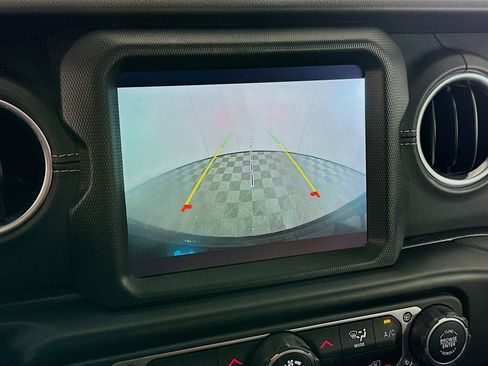 Used 2023 Jeep Wrangler Sahara image 22