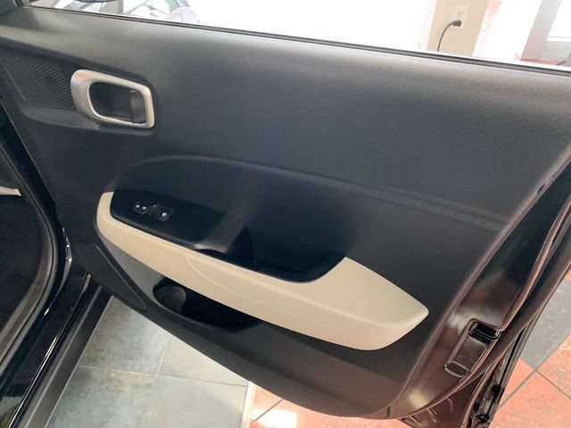 Certified 2026 Hyundai Venue SEL FWD image 14