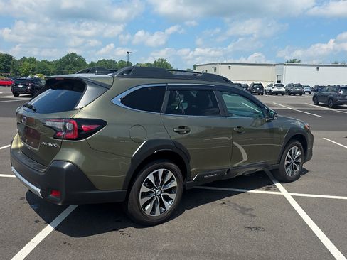 Certified 2025 Subaru Outback Limited AWD/4WD image 4