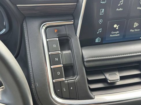 Used 2024 Chevrolet Tahoe LT AWD/4WD image 22