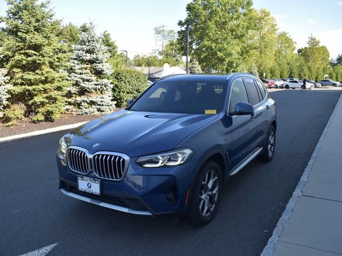 Used 2024 BMW X3 xDrive30i w/ Premium Package AWD/4WD image 3