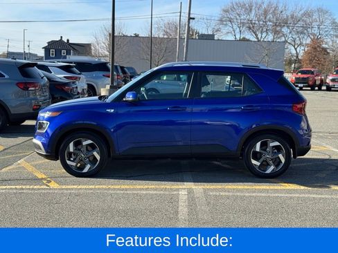 Used 2023 Hyundai Venue Limited image 2