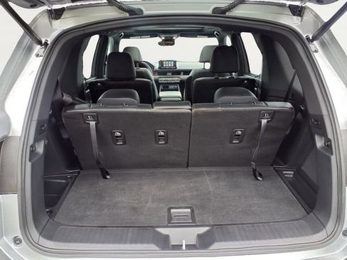 Used 2025 Honda Pilot TrailSport image 5