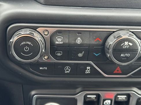 Certified 2018 Jeep Wrangler Unlimited Sport S AWD/4WD image 35